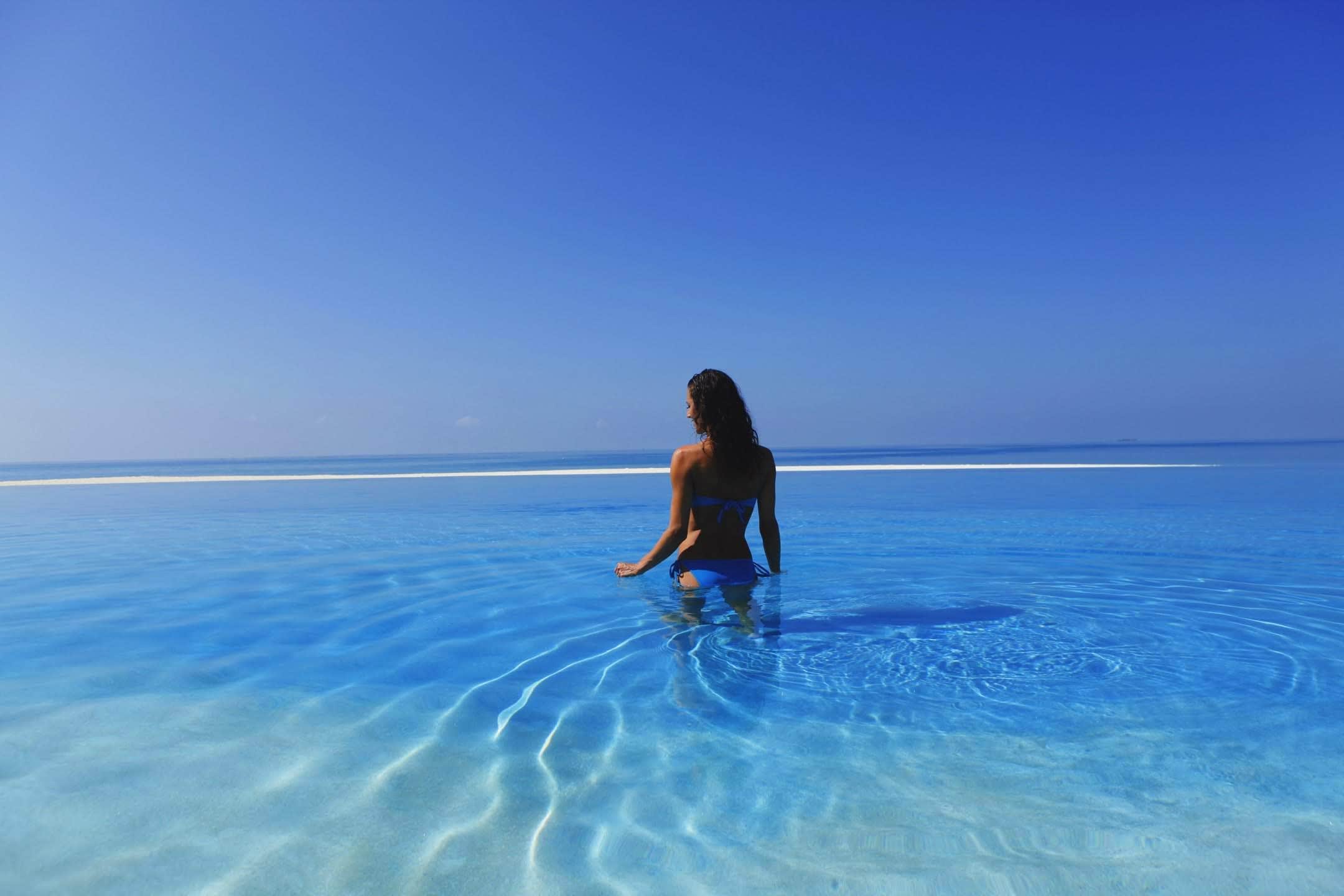 wallpaper et fond d'écran femme mer vacances paradis
