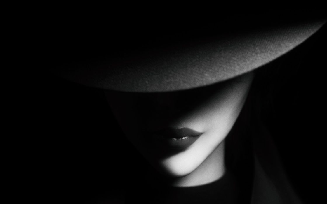 wallpaper et fond d'écran portrait visage femme chapeau