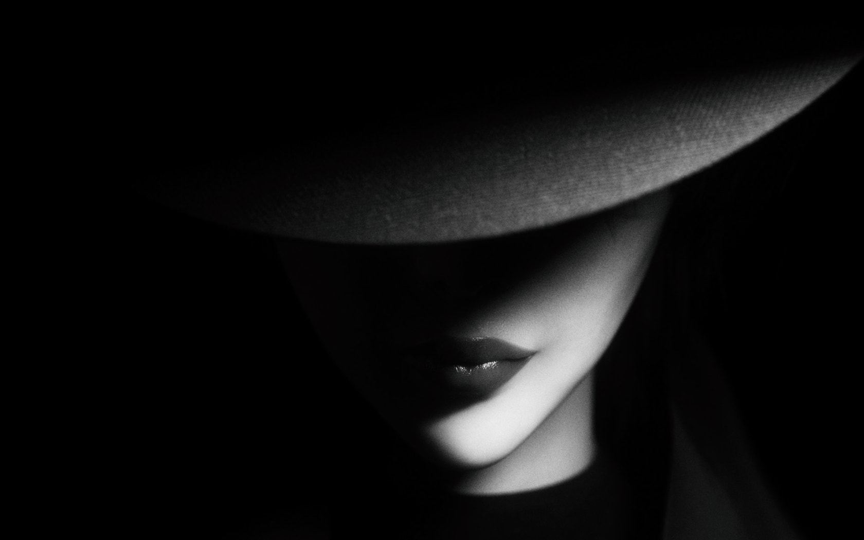 wallpaper et fond d'écran portrait visage femme chapeau