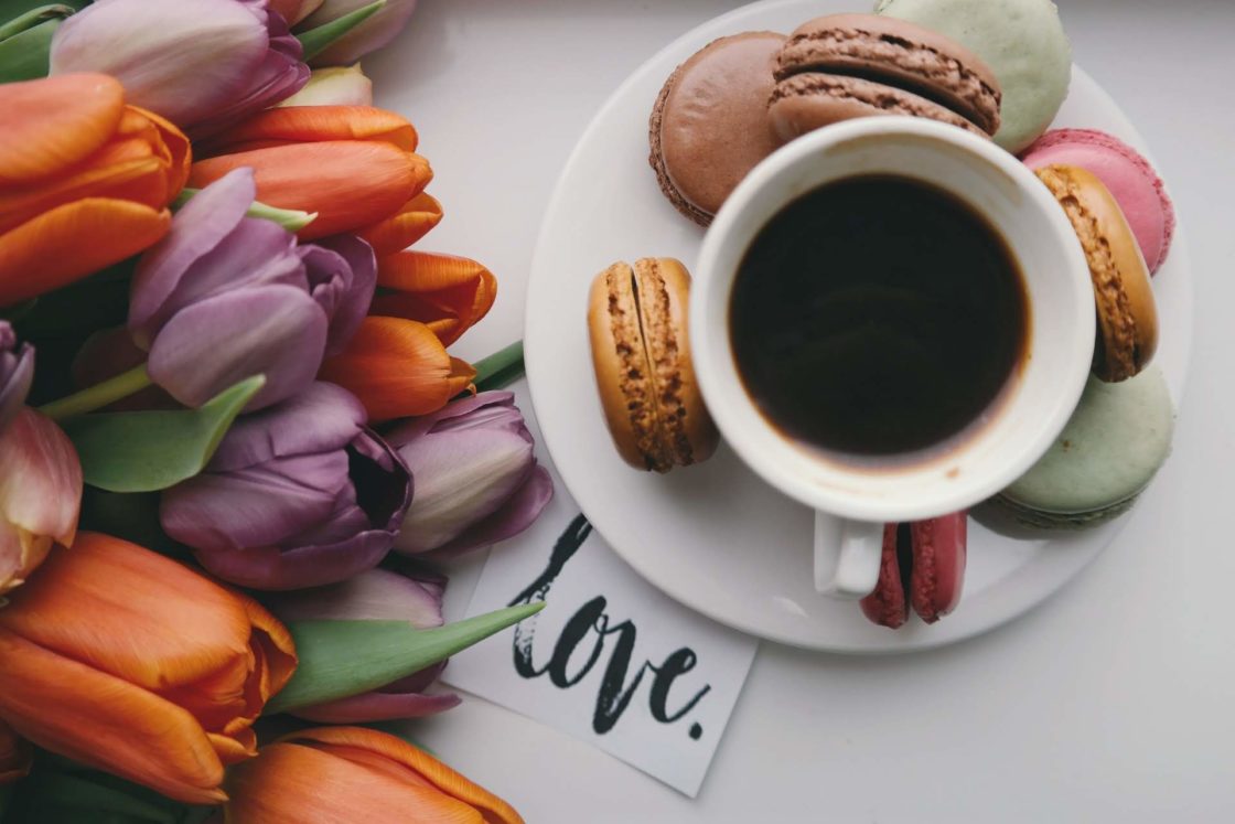 wallpaper et fond d'écran café macarons fleurs