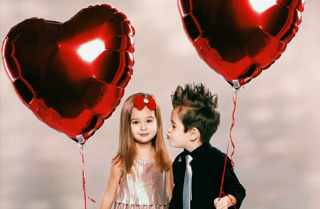 wallpaper et fond d'écran enfant amour ballons