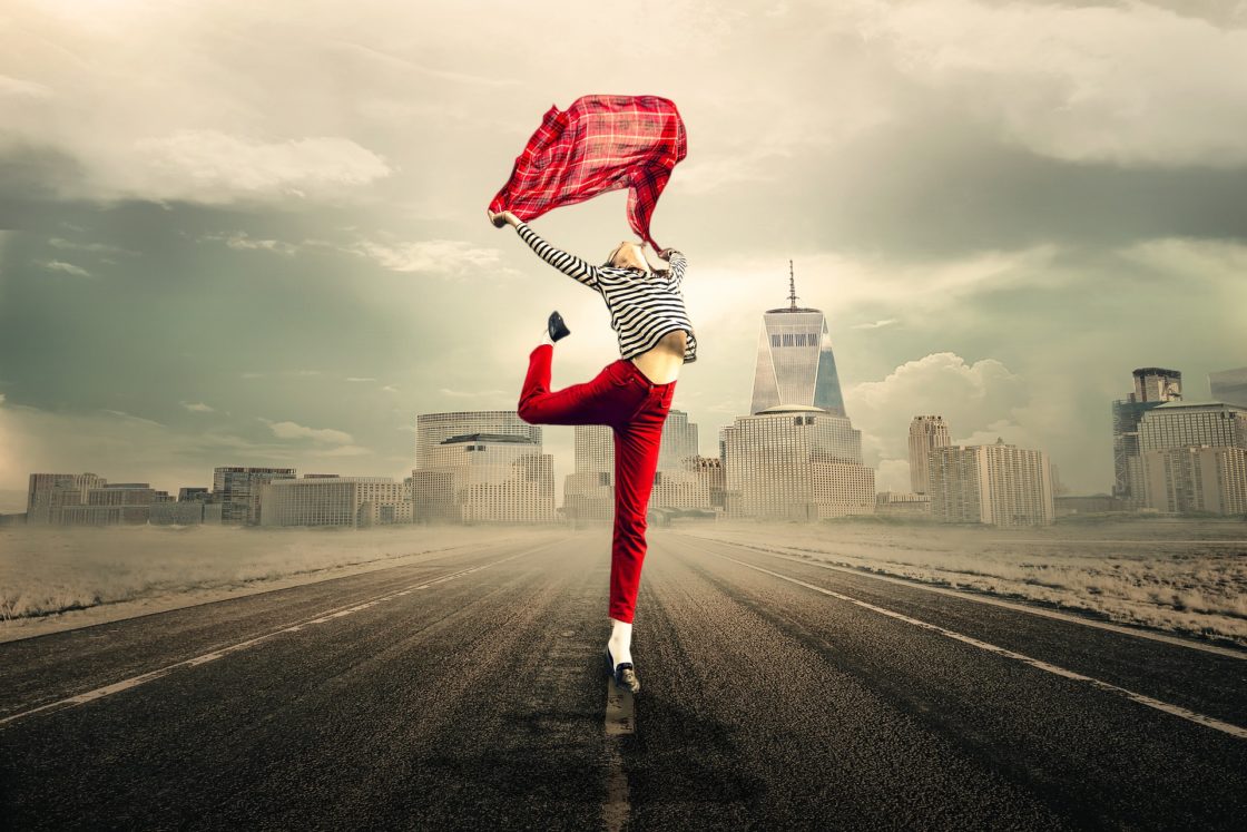 wallpaper et fond d'écran femme saut joie