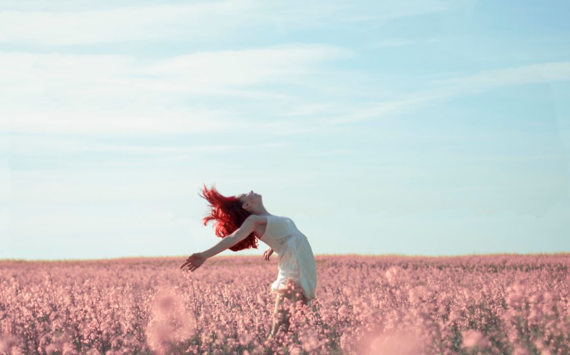 wallpaper et fond d'écran femme champs nature