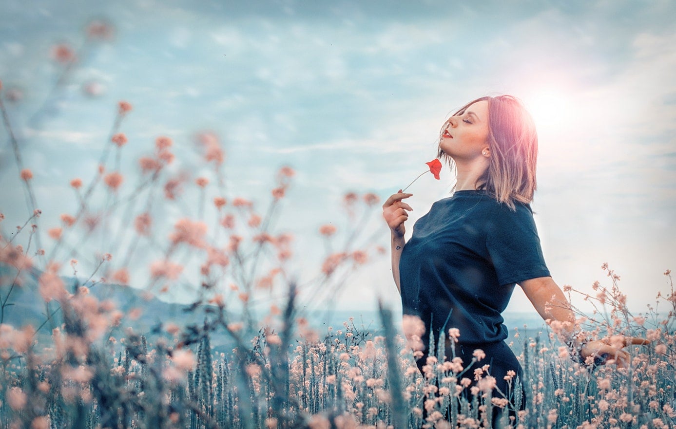photographie femme fleurs bonheur joie heureux