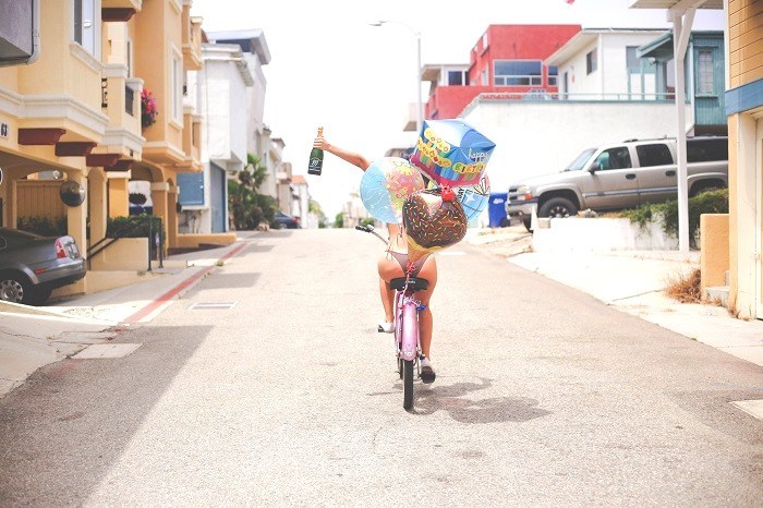 photographie vie femme vélo fête