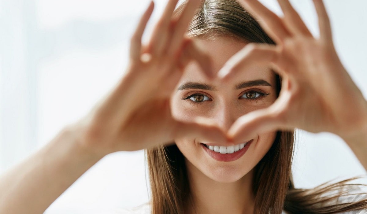 photographie femme coeur amour portrait