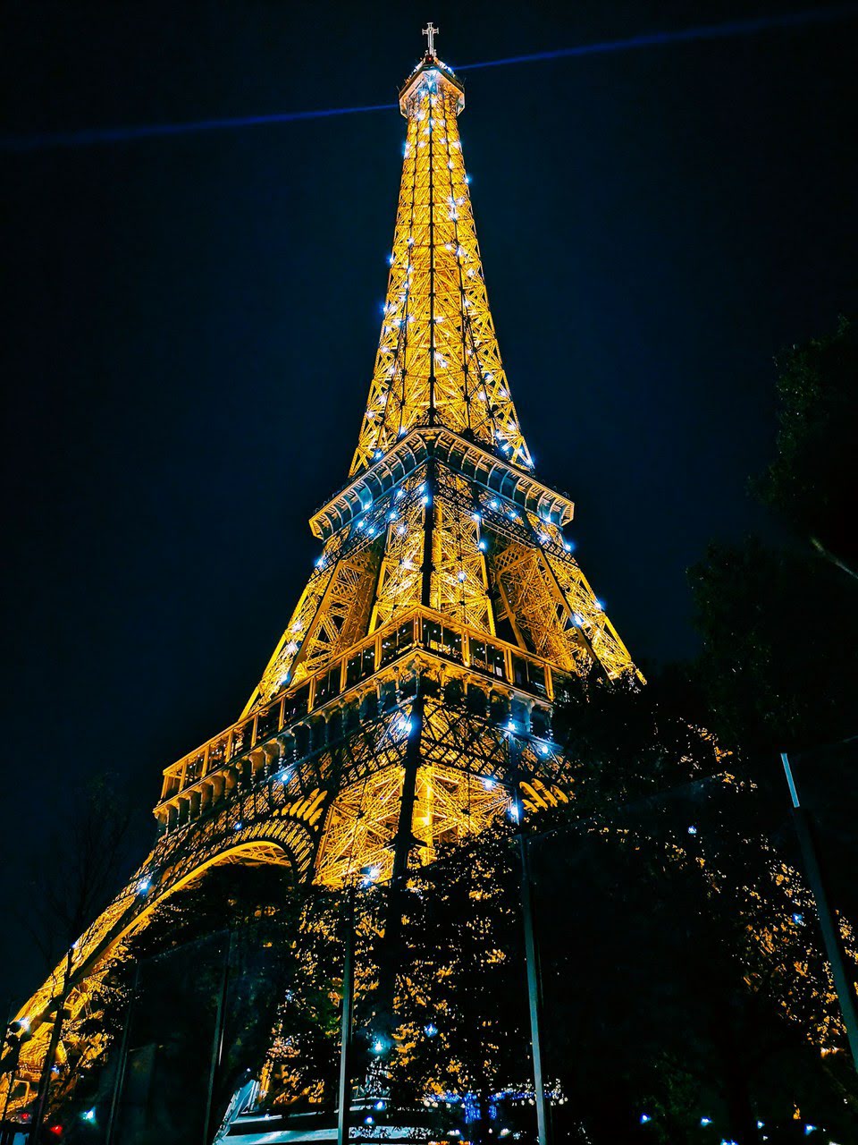 wallpaper et fond d'écran Tour Eiffel lumières Paris paysage pays France