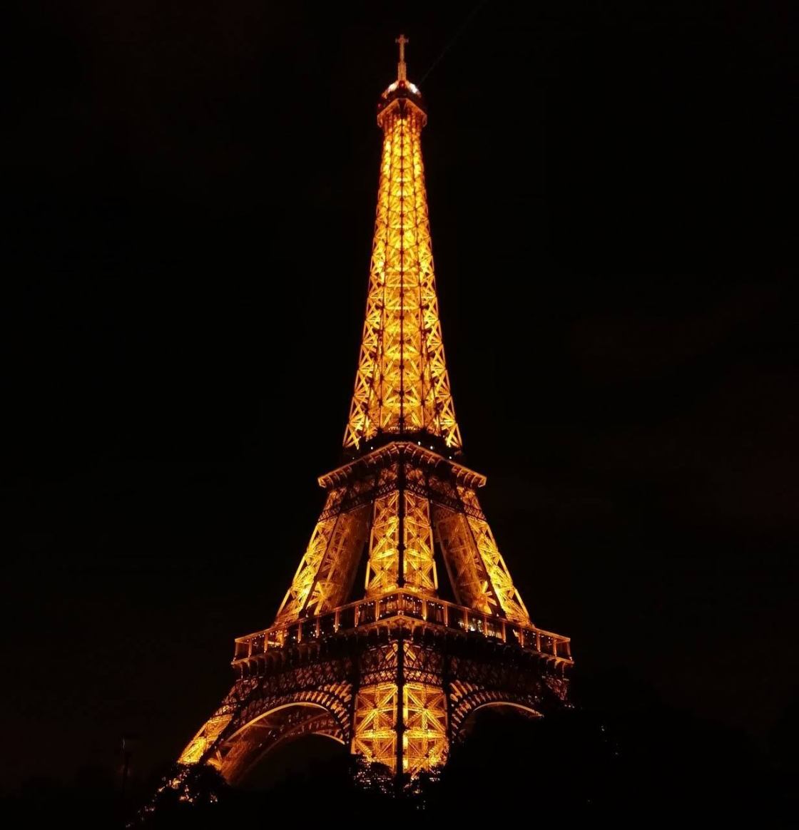 wallpaper et fond d'écran Tour Eiffel Paris France paysage monument lumières