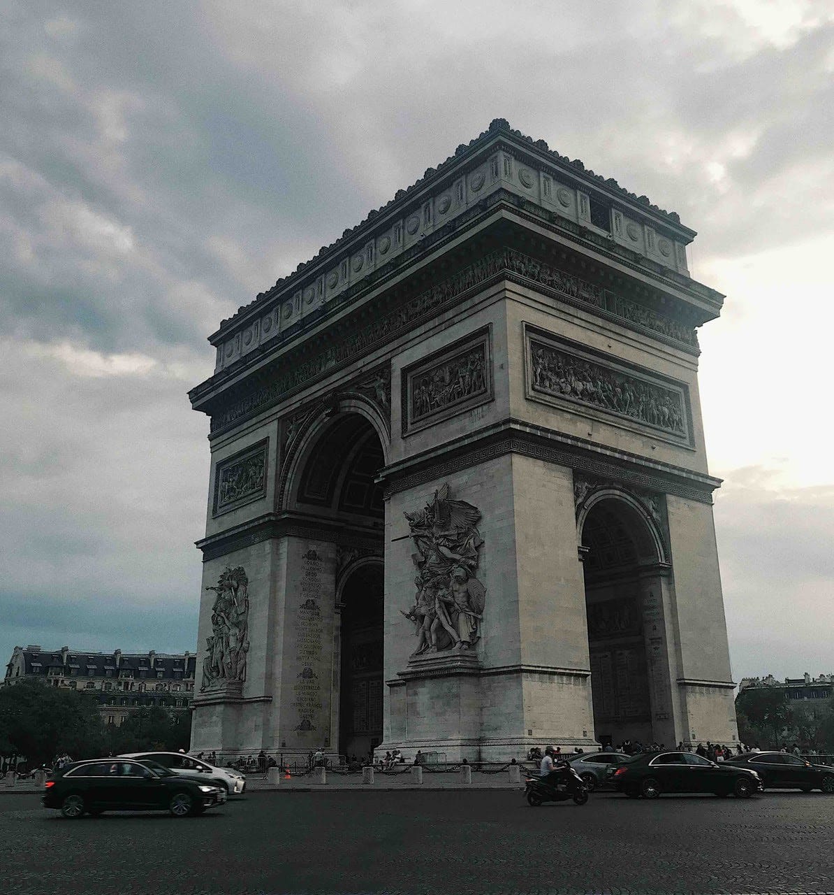 wallpaper et fond d'écran Arc de Triomphe Paris monument France pays voyage tourisme