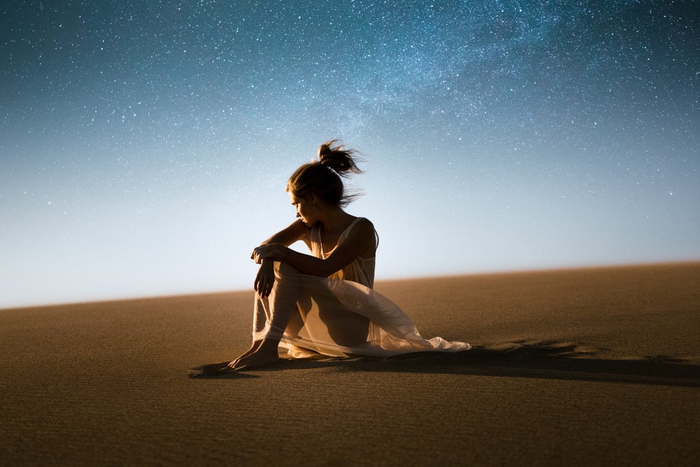 photo artiste photographe Christopher James femme nature lévitation art