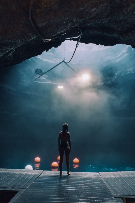 photo artiste photographe Christopher James femme nature lévitation art