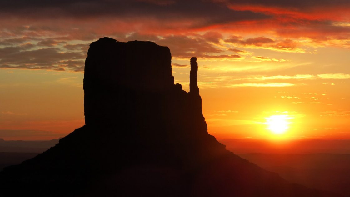 wallpaper et fond d'écran Monument Valley coucher de soleil sunset nature paysage monument Amérique voyage travel Arizona tourisme
