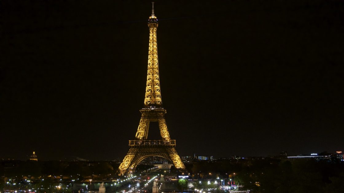 wallpaper et fond d'écran Paris Tour Eiffel France lumières paysage ville voyage travel tourisme