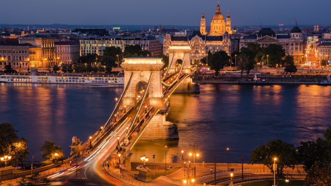 wallpaper et fond d'écran pont Chaînes Hongrie pays paysage monument voyage travel tourisme Budapest