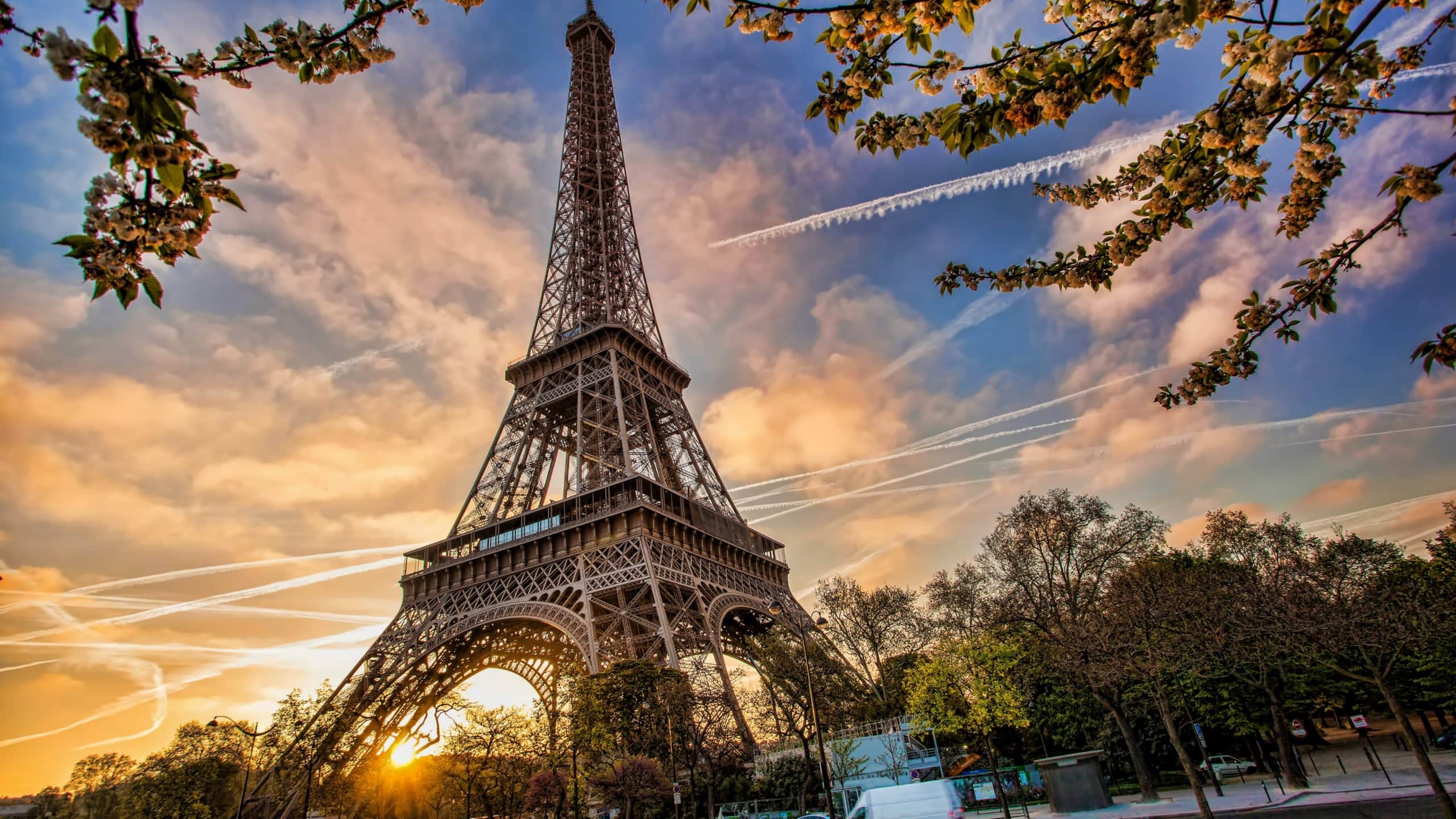 wallpaper et fond d'écran Tour Eiffel Paris France monument capitale paysage voyage ville travel tourisme