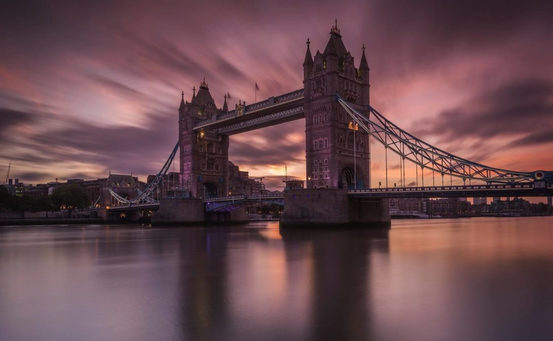 wallpaper et fond d'écran Tower Bridge Londres London monument paysage Angleterre tour voyage travel tourisme