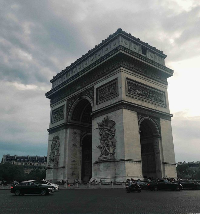 wallpaper et fond d'écran Arc de Triomphe Paris monument capitale paysage ville pays France city voyage travel tourist tourisme