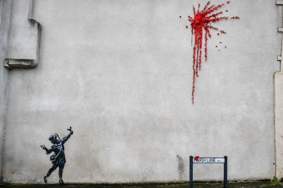 image artiste picture art artist street art Banksy graffiti rue mur illustration illustrateur création oeuvre oeuvre d'art art urbain célébrité homme man