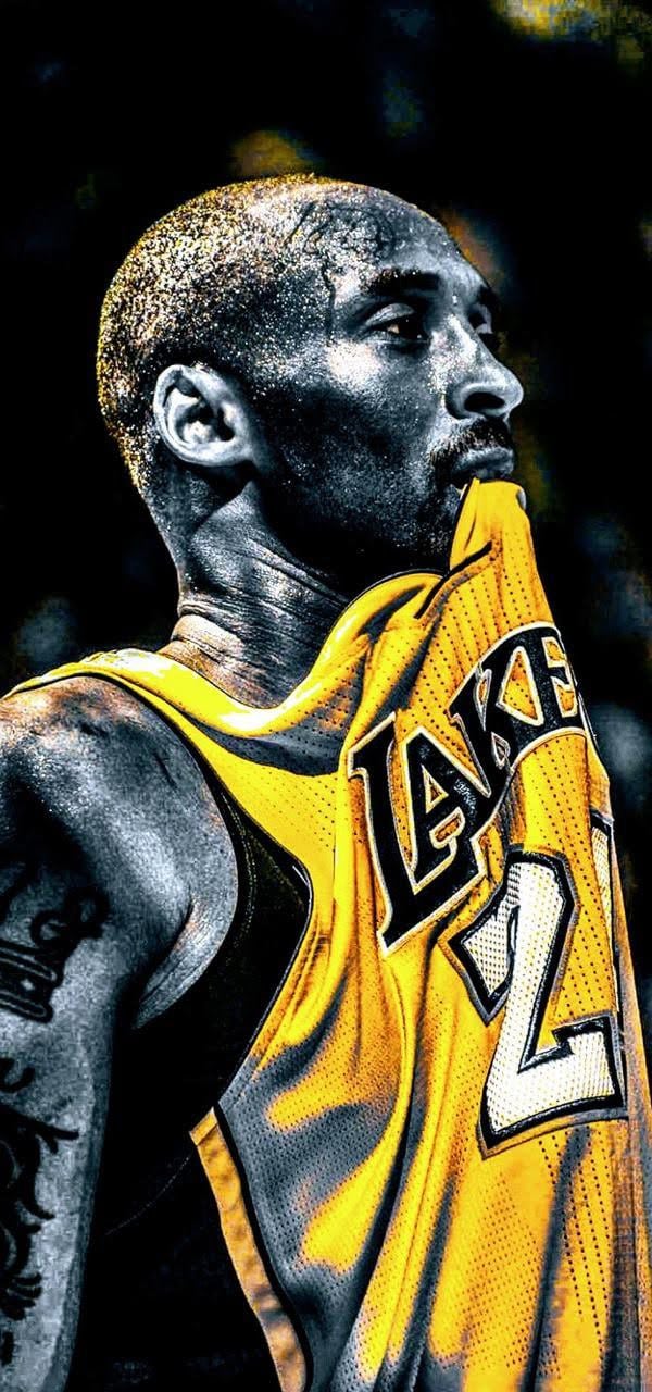 wallpaper et fond d'écran Kobe Bryant sportif sport basket ballon homme man célébrité star NBA Américain Basketball image picture portrait photo photographie