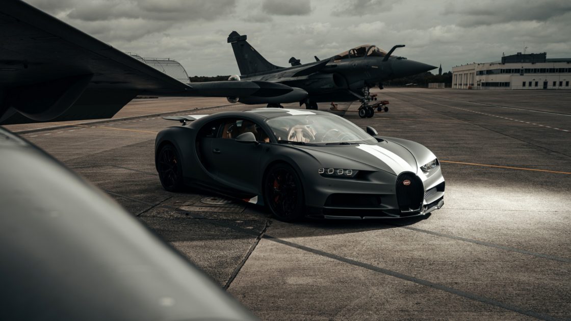 wallpaper et fond d'écran avion de chasse voiture bolide car automobile fighter plane véhicule transport photo photographie photography