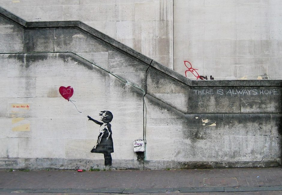 image artiste picture art artist street art Banksy graffiti rue mur illustration illustrateur création oeuvre oeuvre d'art la petite fille au ballon