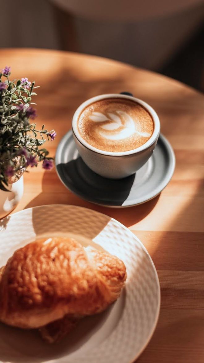wallpaper et fond d'écran café croissant pâtisserie gâteau cake coffee cappuccino nourriture food cuisine boisson petit déjeuner photo photographie photography