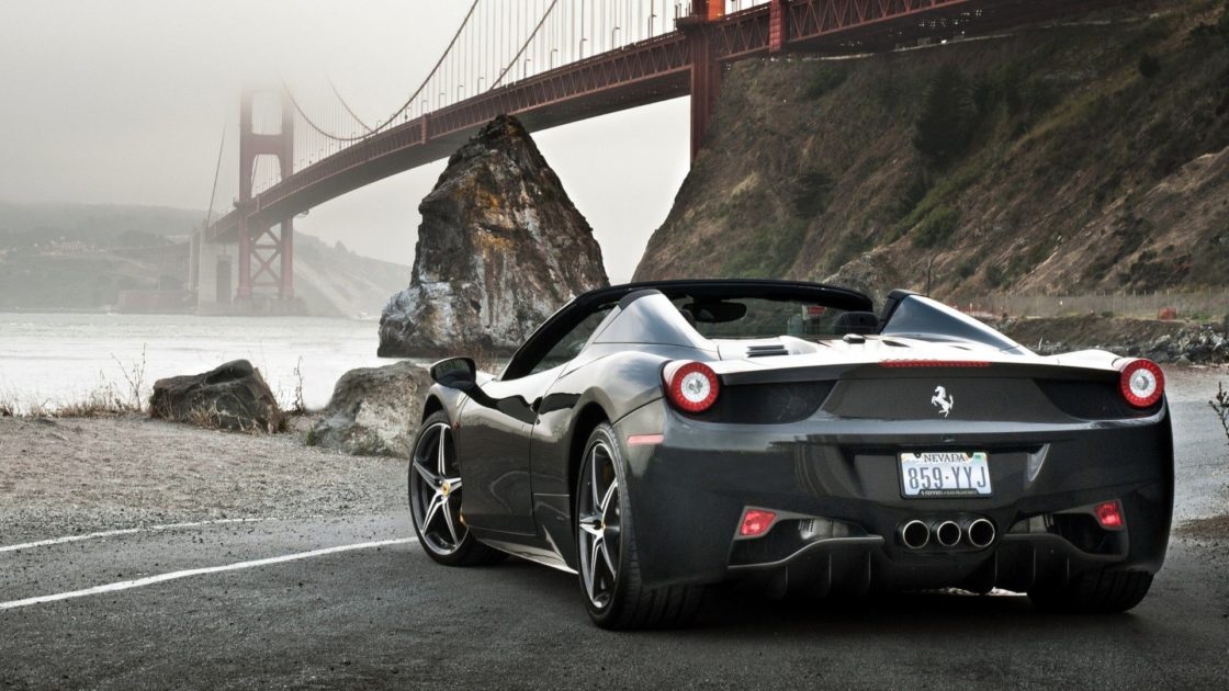 wallpaper et fond d'écran voiture car Ferrari noire véhicule automobile pont Bridge Golden Gate bolide photo photographie photography