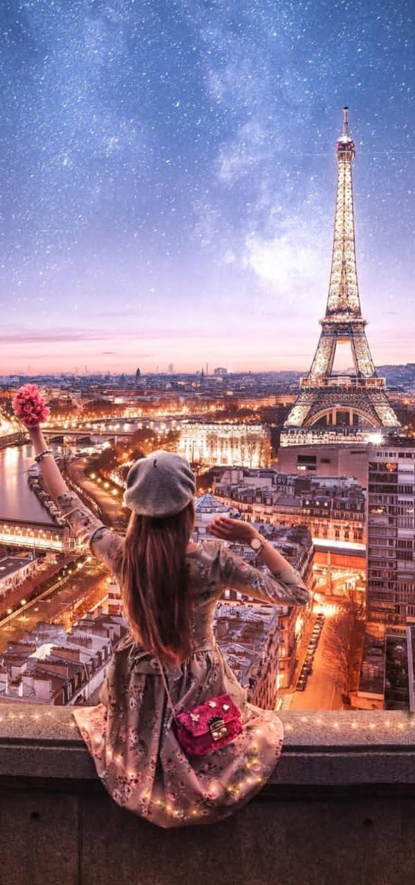 wallpaper et fond d'écran Paris Tour Eiffel Parisienne romantique femme woman paysage France ville city magnifique vue voyage travel tourisme tourist photo photographie photography