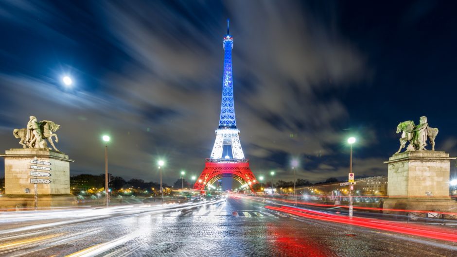 wallpaper et fond d'écran Paris attentats hommage Tour Eiffel colorée France tribute ville city paysage monument voyage travel tourisme tourist photo photographie photography