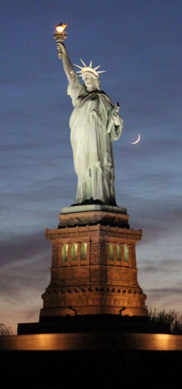 wallpaper et fond d'écran Statue de la liberté Amérique America monument New York Mondial Statue of liberty Etats-Unis voyage travel tourisme tourist pays country photo photographie