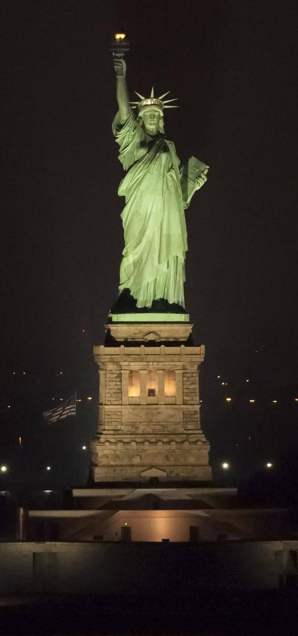 wallpaper et fond d'écran Statue de la liberté Amérique America monument New York Mondial Statue of liberty Etats-Unis voyage travel tourisme tourist pays country photo photographie