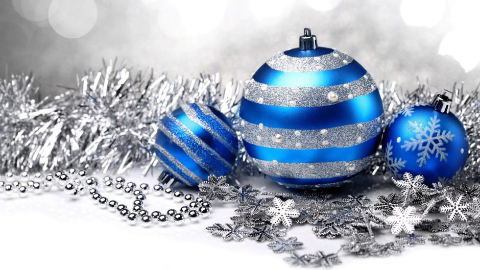 wallpaper et fond d'écran esprit Noël Christmas spirit boules sapin tree neige fête célébration décoration photo photographie photography
