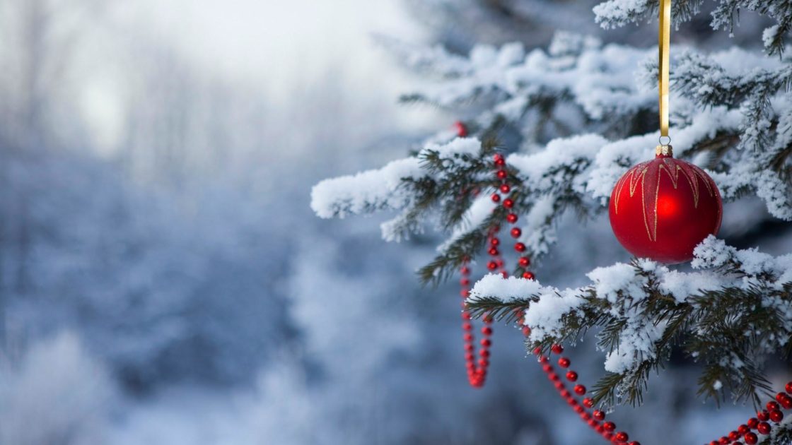 wallpaper et fond d'écran esprit Noël Christmas spirit boules sapin tree neige fête célébration décoration photo photographie photography