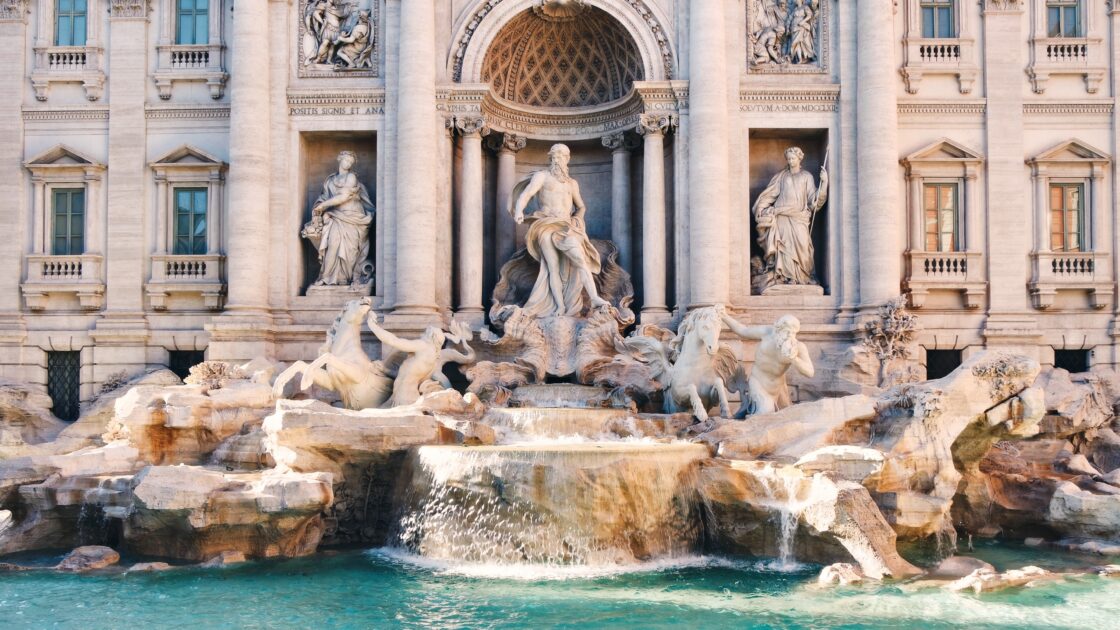 wallpaper et fond écran ville city nature paysage Fontaine de Trevi Rome Italie Italy magnifique beau beautiful eau statue mythique voyage travel tourisme tourist monument photo photographie photography