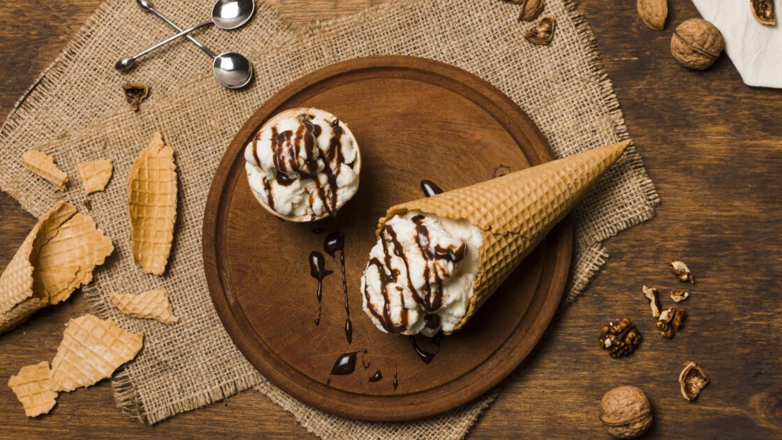wallpaper et fond d'écran glace cornet ice cream cone nourriture food gâteau cake pastrie pâtisserie dessert gourmand fruit noix gourmandise image picture photo photographie crème glacée photography