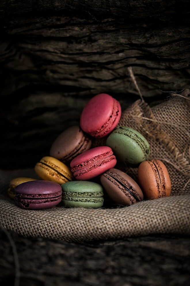 wallpaper et fond d'écran macarons macaroons gâteaux cake pâtisserie gourmandise pasties dessert bon good délicieux delicious image picture photo photographie photography français nourriture food