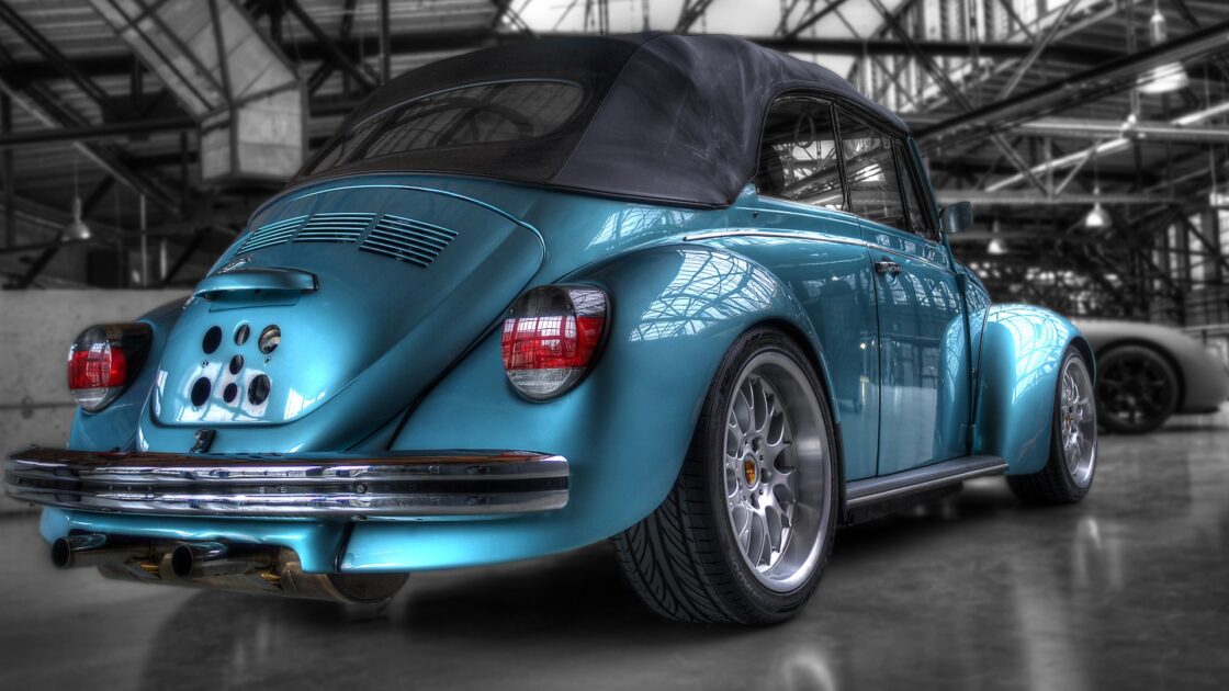 wallpaper et fond d'écran voiture coccinelle car automobile véhicule transport bolide marque décapotable belle beautiful colors couleur bleue picture photo photographie photography