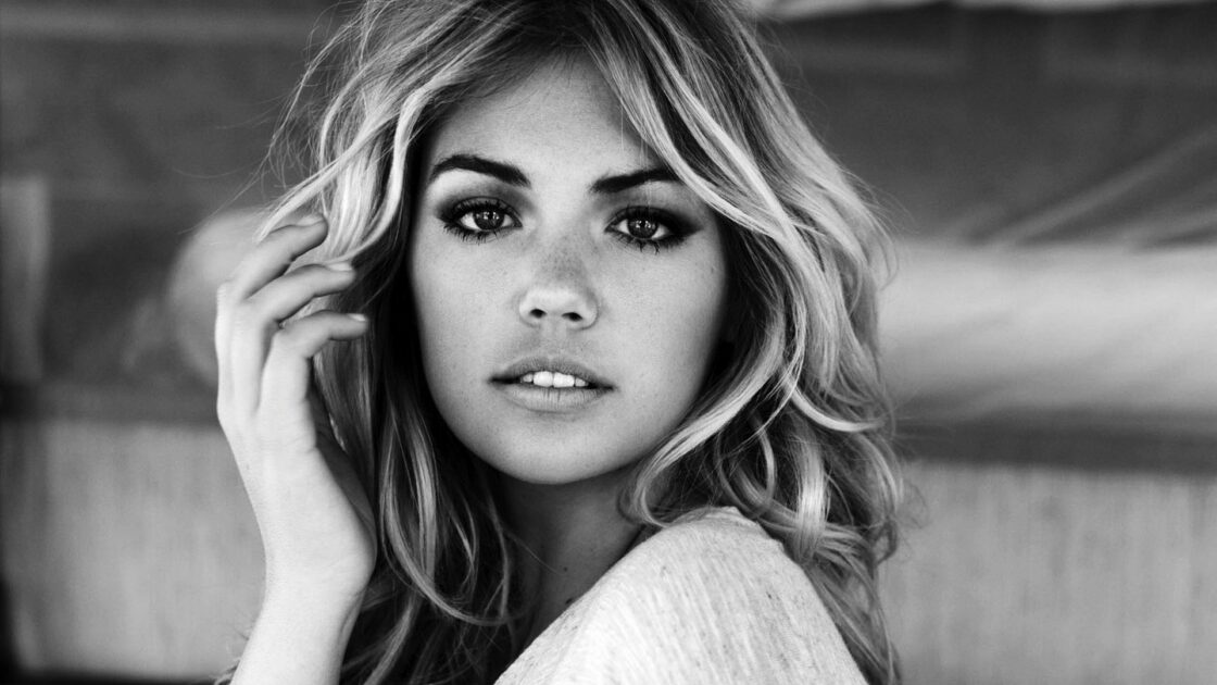 wallpaper et fond écran femme woman noir et blanc black and white girl fille belle beautiful beauté beauty visage portrait picture photo photographie photography