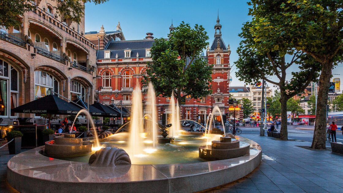 wallpaper et fond écran ville city pays paysage country Amsterdam Pays-Bas magnifique wonderful beau beautiful fontaine fountain voyage travel Europe tourisme tourist picture photo photographie photography