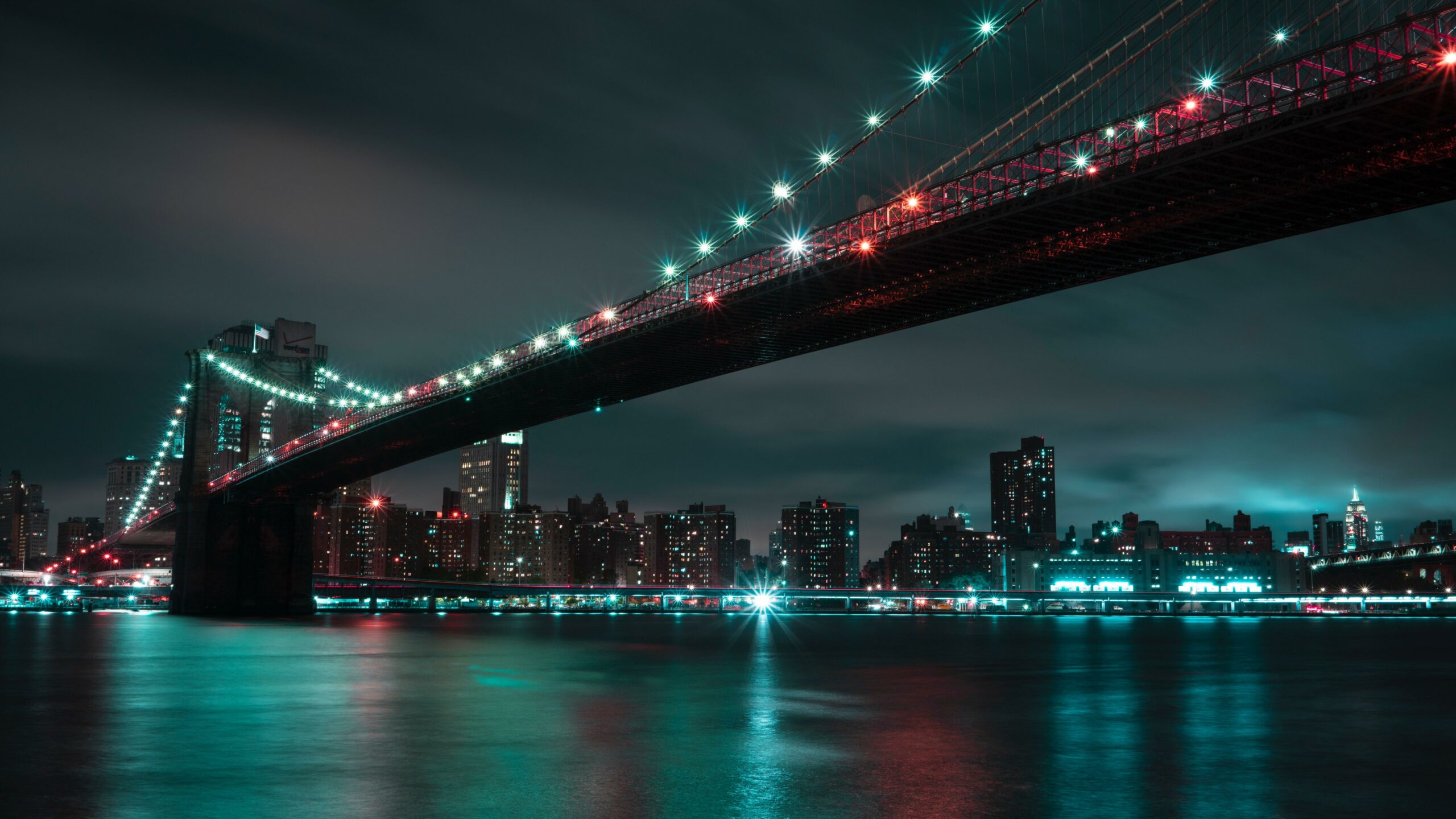 wallpaper et fond écran pont bridge Brooklyn New York nuit night pays paysage ville city lumières light beau beautiful monument Amérique America Etats-Unis voyage travel tourisme tourist picture photo photographie photography