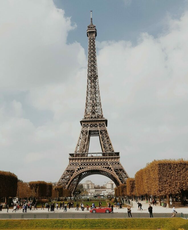 wallpaper et fond écran Paris Tour Eiffel pays country France monument Eiffel Tower seine français ville city capitale beau beautiful voyage travel tourisme tourist dame de fer picture photo photographie photography