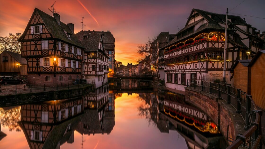 wallpaper fond écran ville city paysage Maison des Tanneurs restaurant Strasbourg France Français magnifique home house voyage travel tourisme alsace tourist beau beautiful pays country picture photo photographie photography
